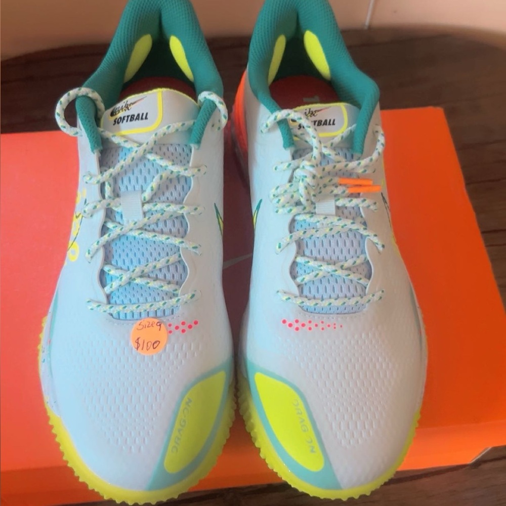 Nike Women's Teal and Yellow Athletic Shoes